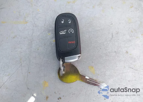 2016 Jeep Cherokee Latitude из США, поврежденный, VIN 1C4PJMCB0GW241287